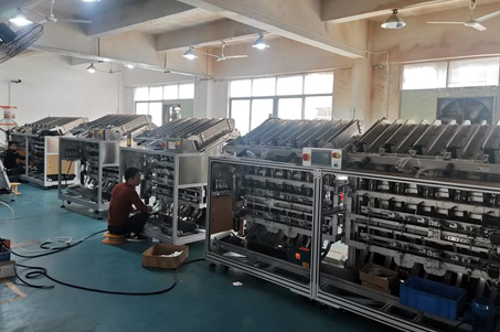 10頭全自動面膜灌裝機(jī)能滿足目前面膜加工的需求